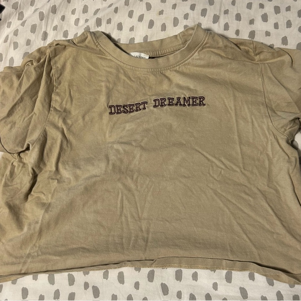 Cropped desert dreamer tshirt.